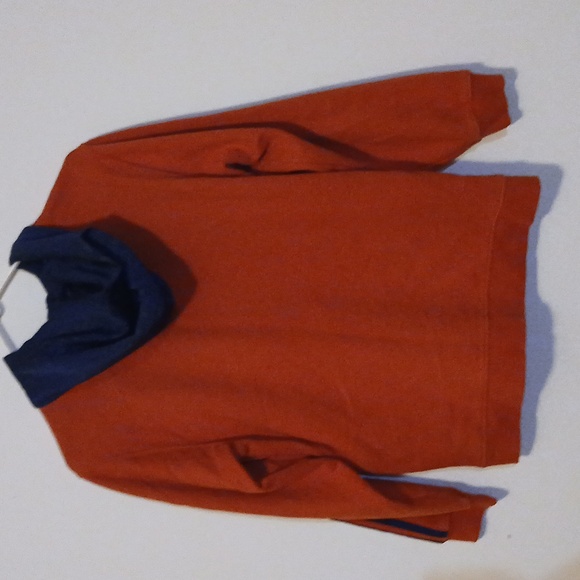 Ladies Sweater - Picture 2 of 3